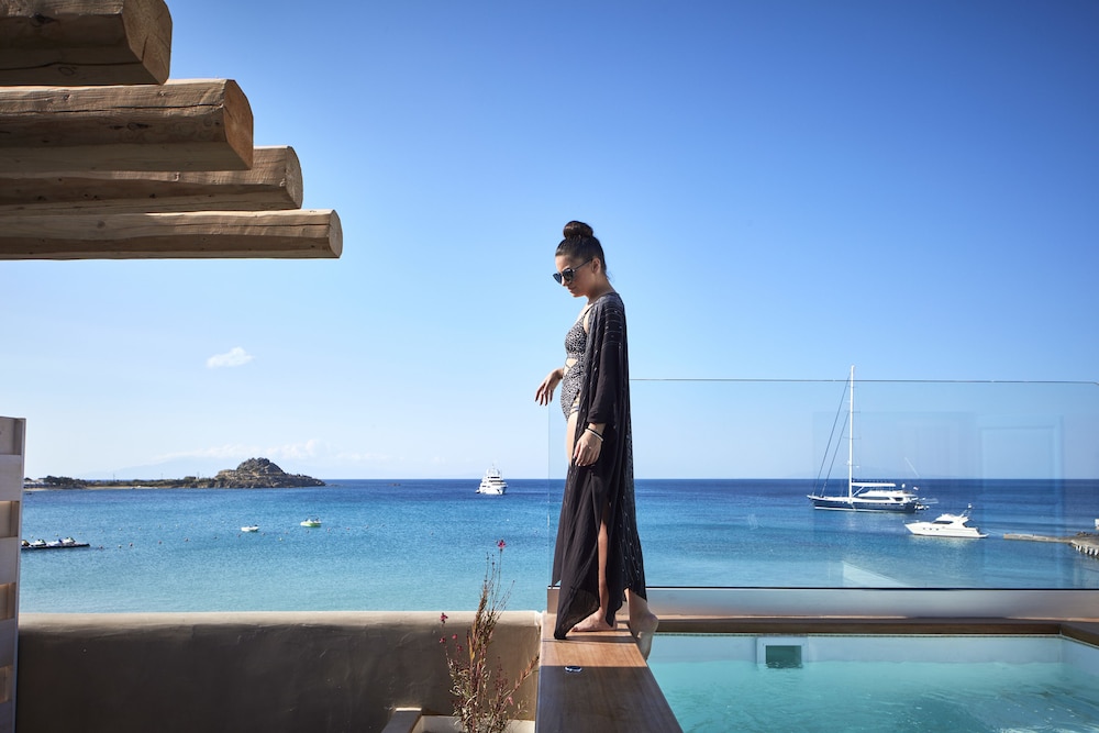 Deluxe Suite, Sea View - Photo 14
