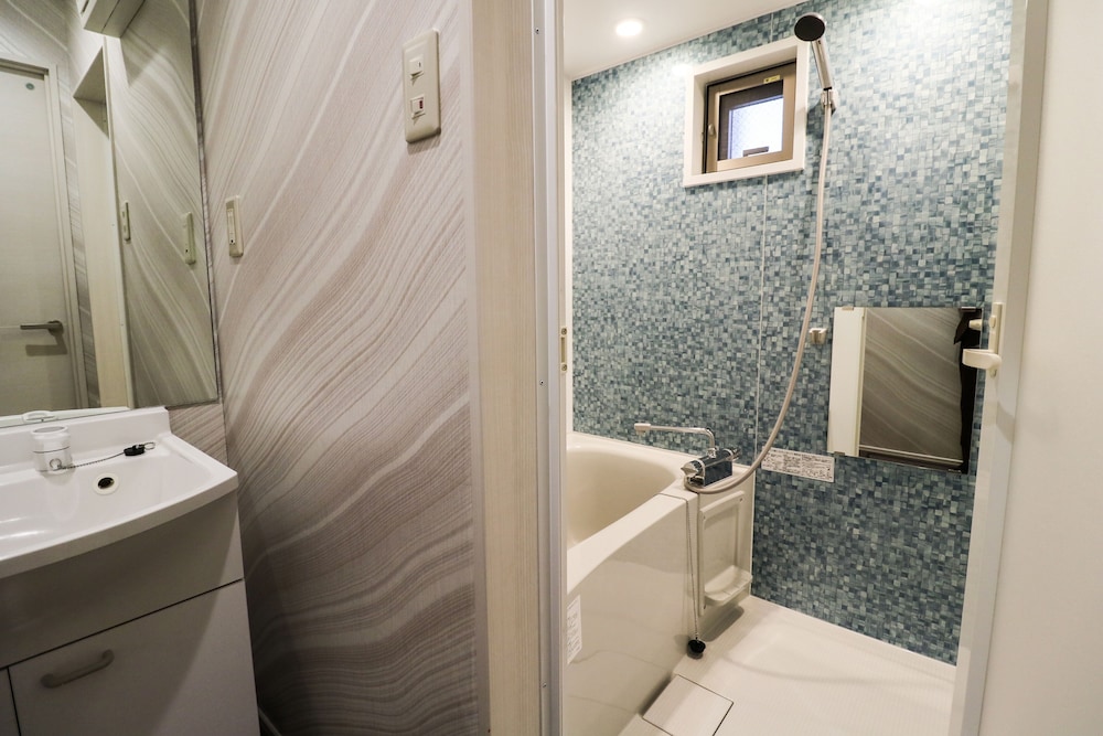 Standard Twin Room, Non Smoking - Photo 13