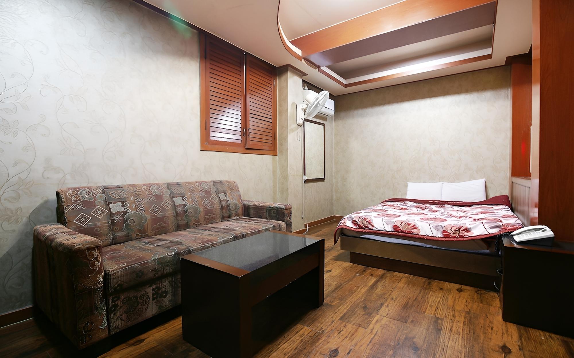 Room (Special Room)