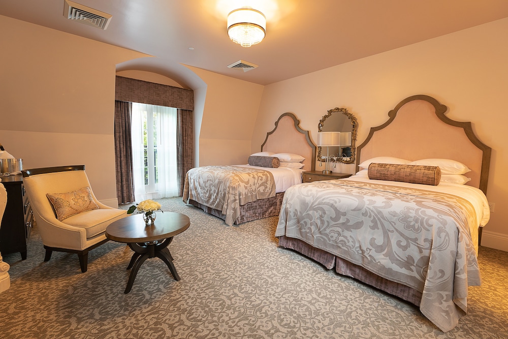 Deluxe Room, 2 Queen Beds (Signature Room with Village View- Two) photo 2