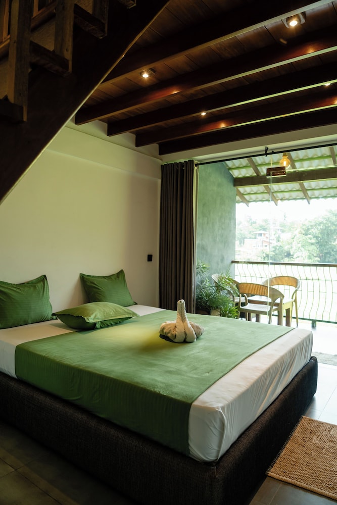 Deluxe Room, Balcony, Pool View photo 1