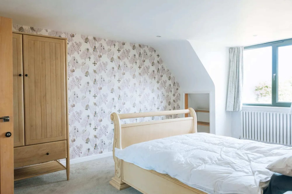 Basic House, Multiple Beds photo 2