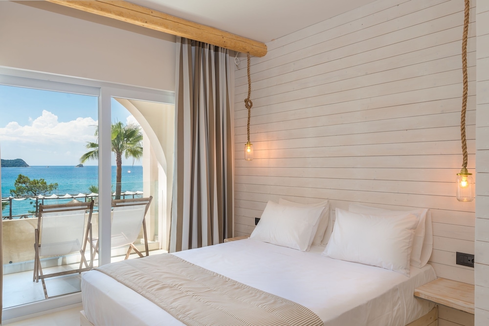 Executive Room with Sea View - Photo 1