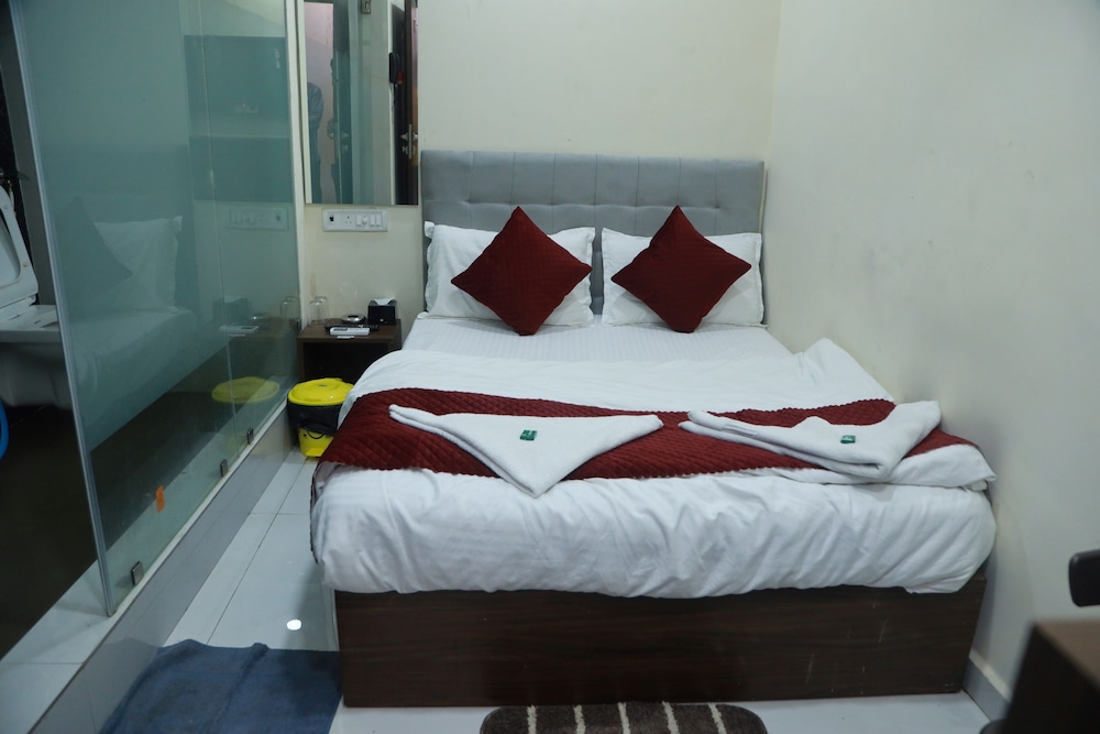 Single Room With Private Bathroom
