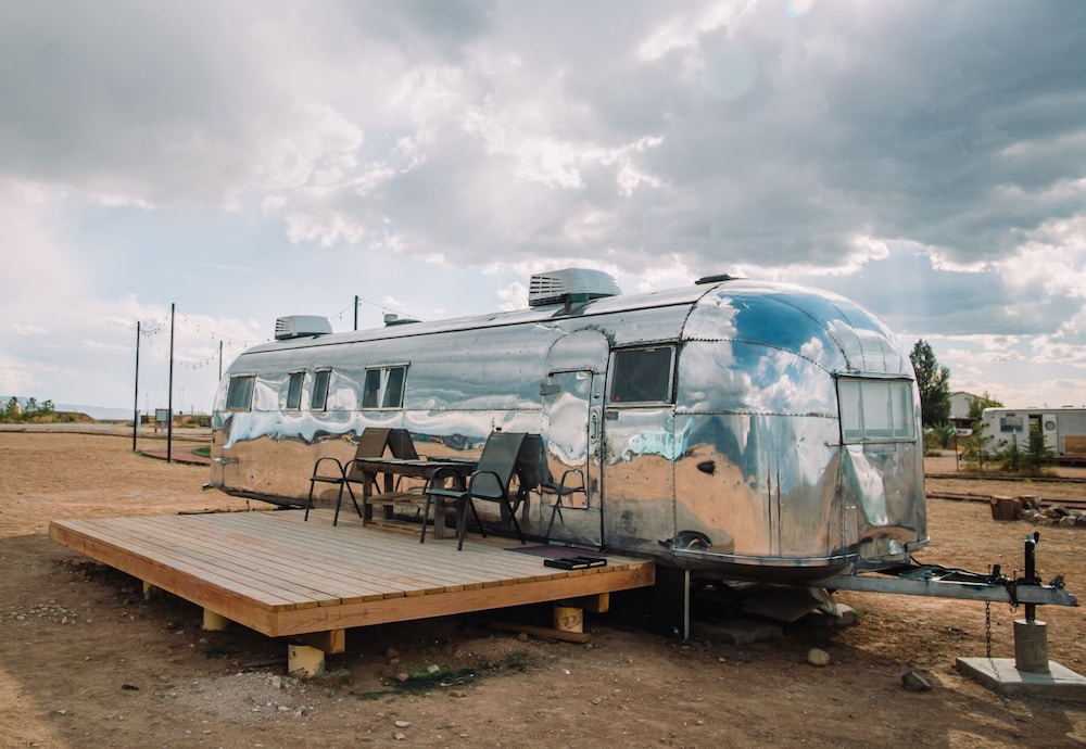 Room (Apollo 17; '60 S Pacific RR Airstream)