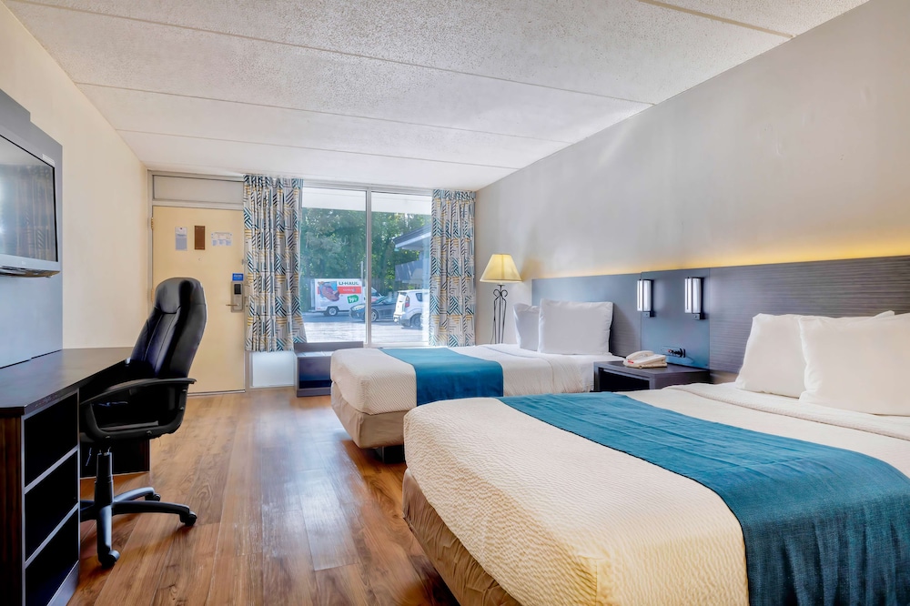 Deluxe Room, 2 Double Beds, Non Smoking, Refrigerator & Microwave photo 3