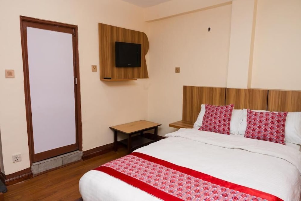 Standard Room, 1 Queen Bed - Photo 3