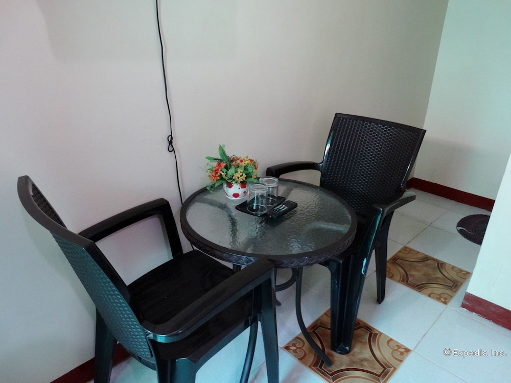 Basic Double Room, 1 Queen Bed photo 3