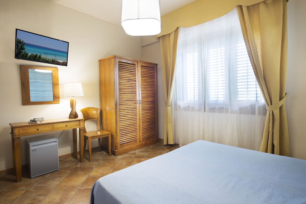 Economy Double Room photo 2