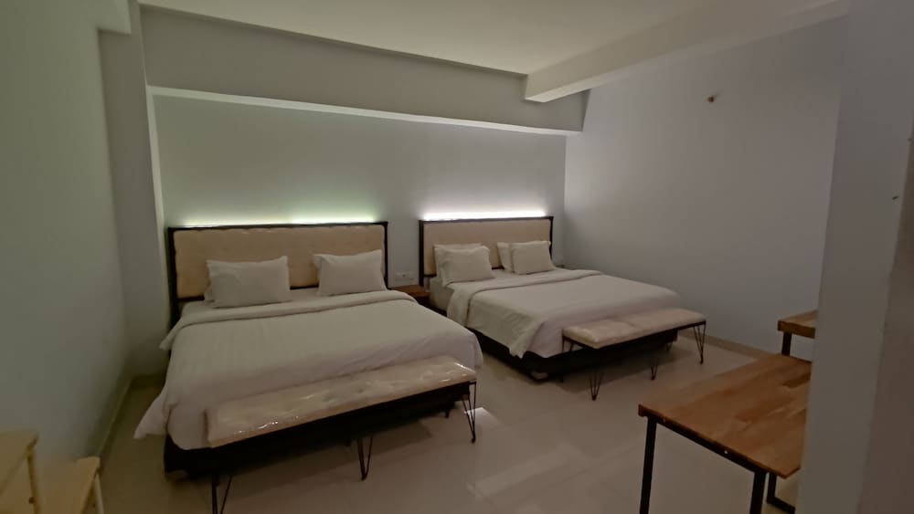Suite - Photo 4