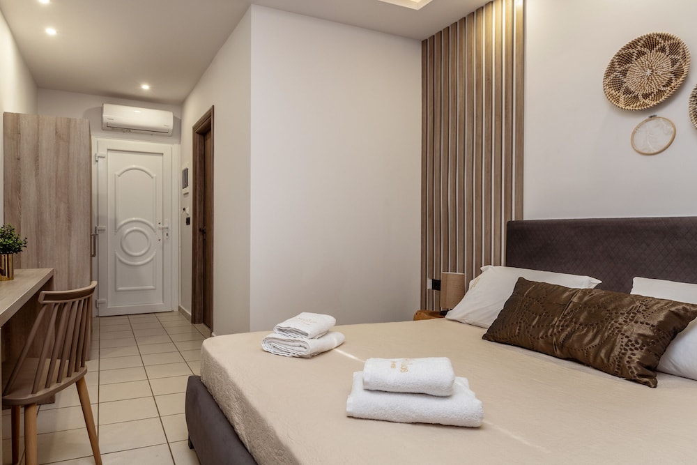 Standard Double Room - Photo 4