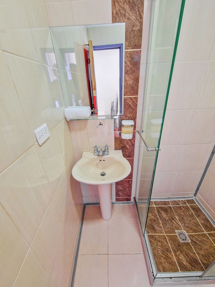 Basic Triple Room photo 3