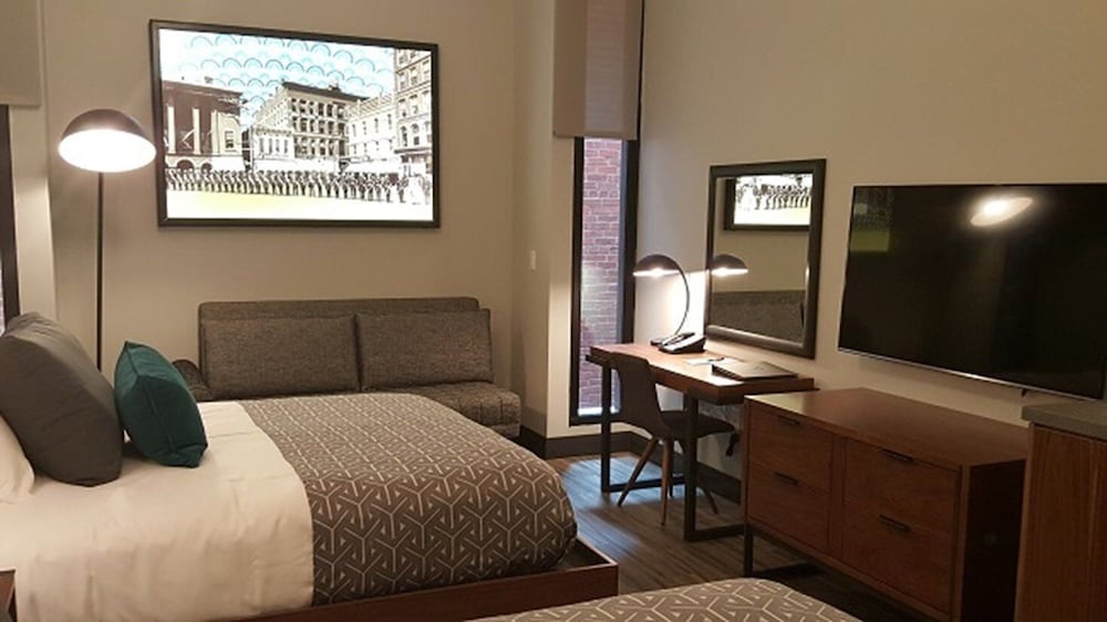 Room, 1 Queen Bed photo 2