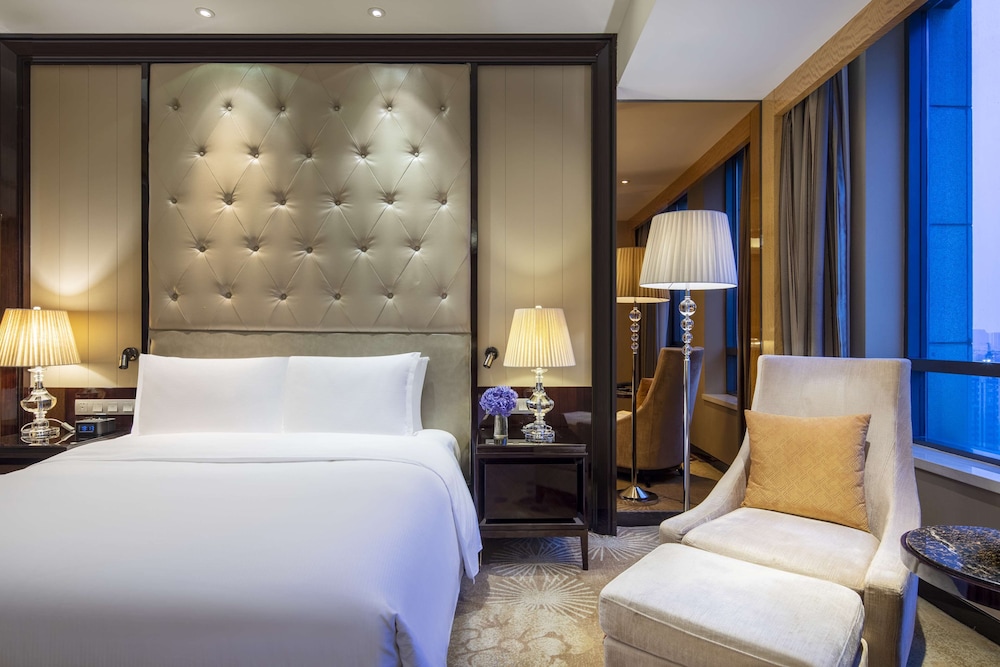 Executive Room, Club Lounge Access