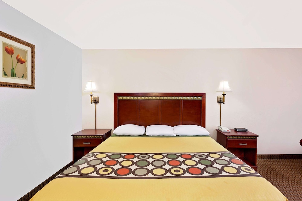 Room, 1 King Bed, Accessible, Non Smoking (Tub with Grab Bars) - Photo 1