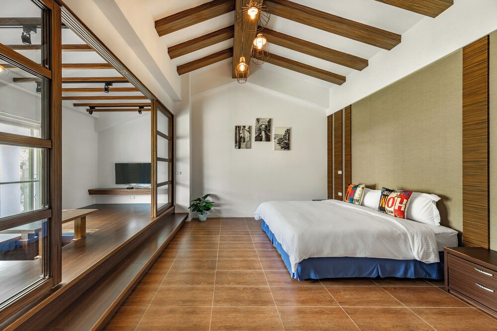Deluxe Double Room with Bathtub