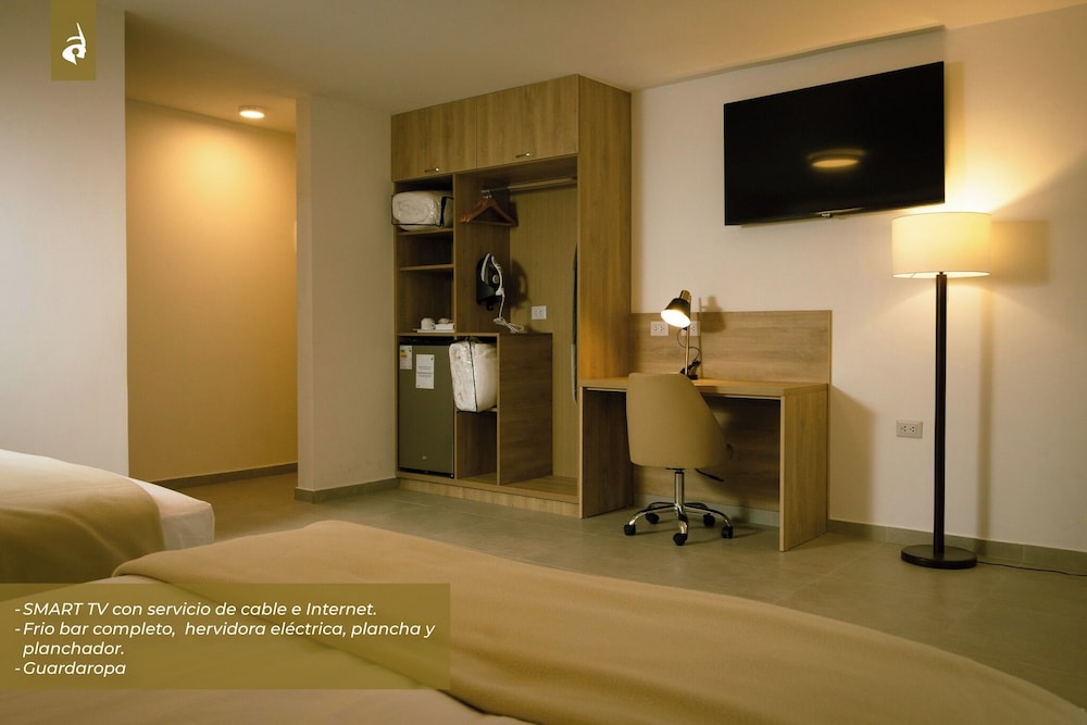Junior Suite, Pool View photo 2