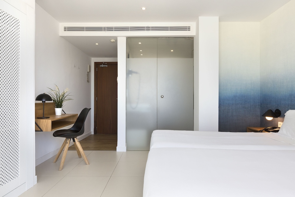 Double Room, Balcony, Sea View - Photo 5