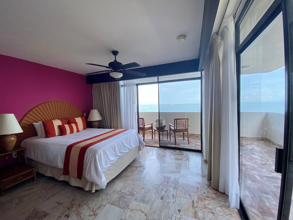 Family Suite with 2 bedrooms and Large Terrace Oceanfront - Photo 2