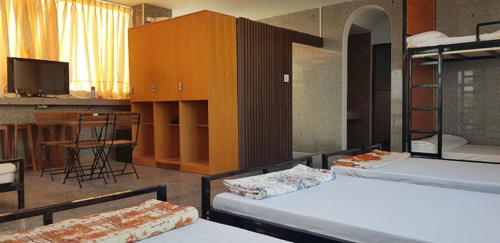 Shared Dormitory, Multiple Beds photo 2