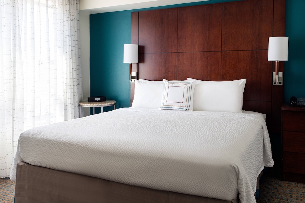 Suite, 1 Bedroom - Photo 2