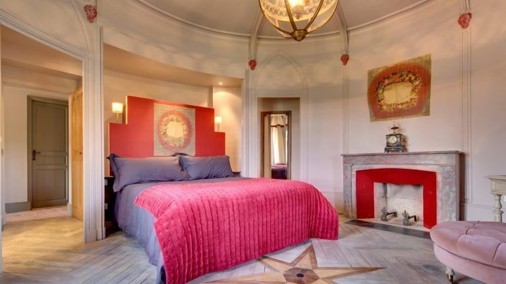 Luxury Suite photo 2