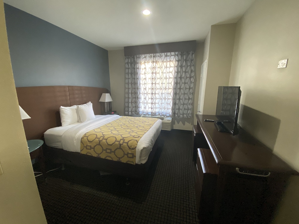 Room, 1 King Bed, Non Smoking photo 2