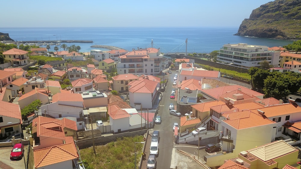 Apartment, 3 Bedrooms, City View, Beachfront photo 3