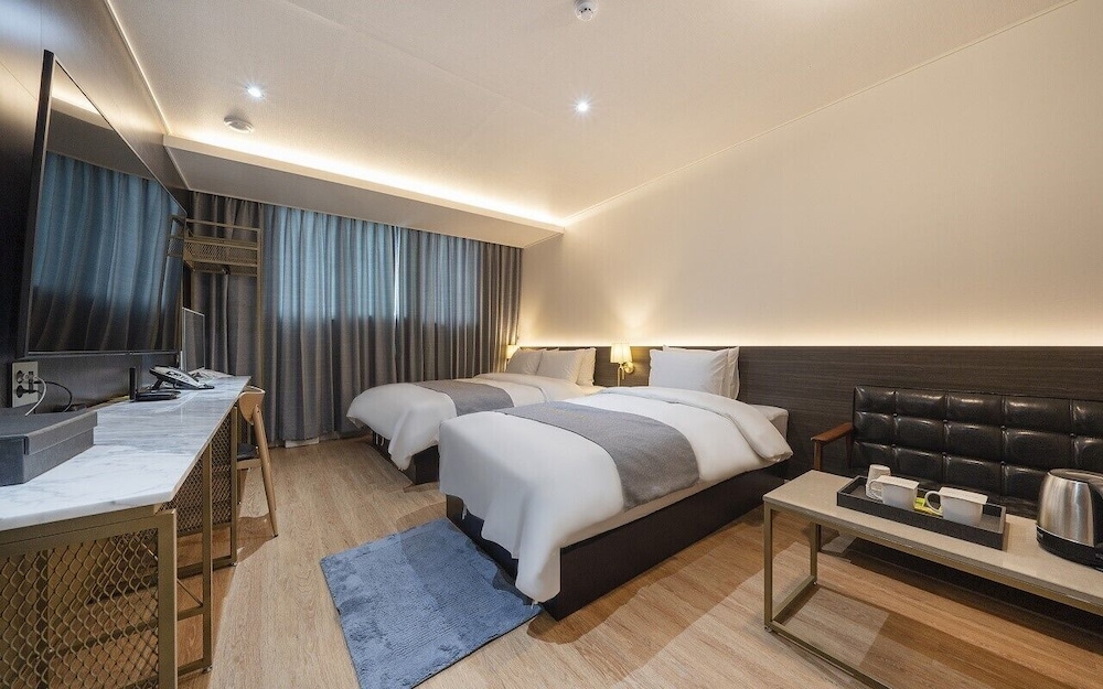 Superior Studio Suite photo 2