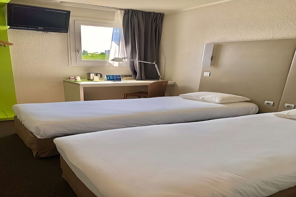 Next Generation, Superior Room, Multiple Beds thumbnail 6