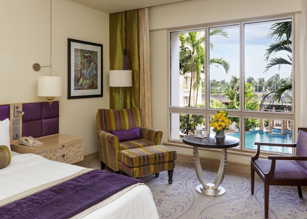 Executive Room, 1 King Bed, City View - Photo 5