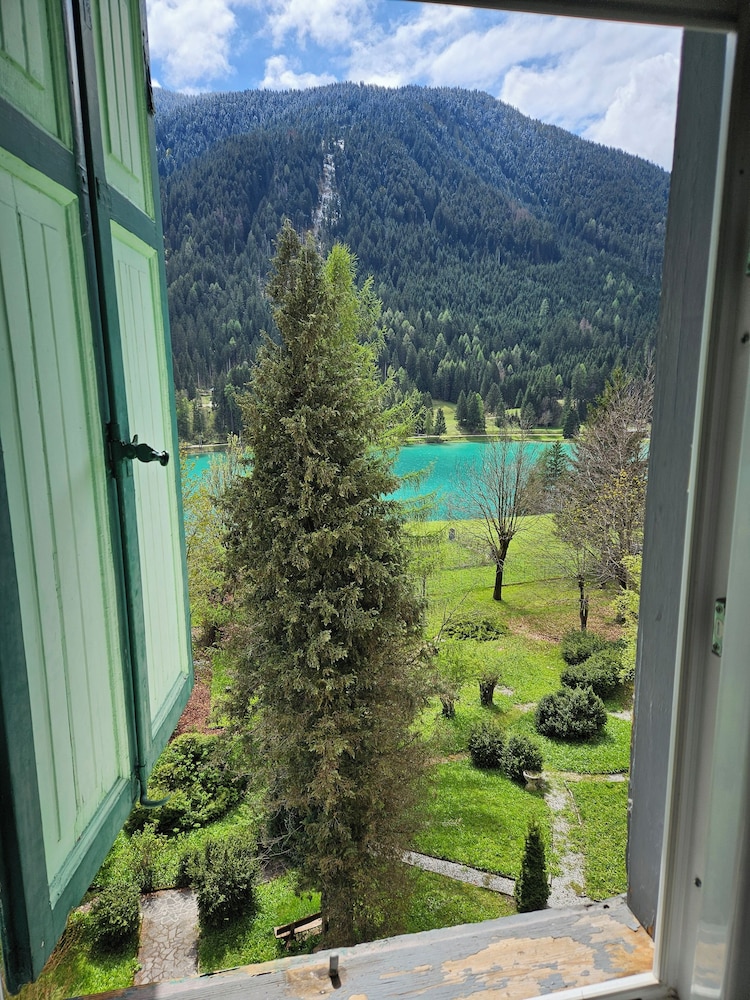 Single Room, Lake View
