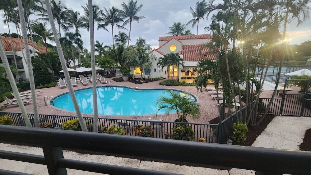 Apartment, 1 Bedroom, Pool View