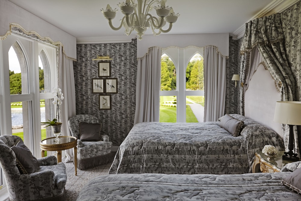Deluxe Room (Queen Family Room) photo 2