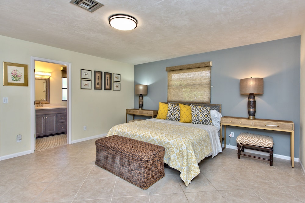 Luxury House, 3 Bedrooms, Pool View, Poolside