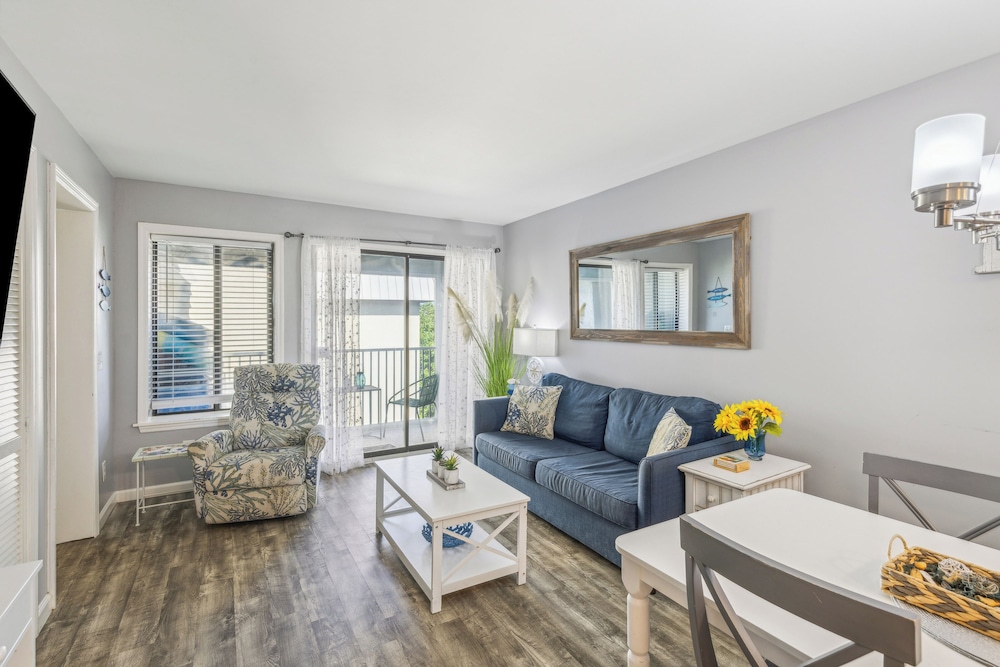 Condo, Multiple Beds, Balcony (Sunny Shores Retreat)
