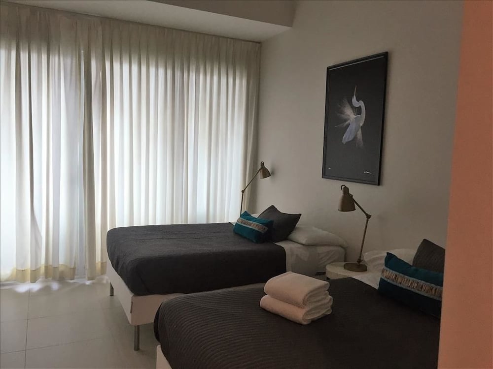 Executive Condo, 1 Bedroom, Kitchen, Bay View
