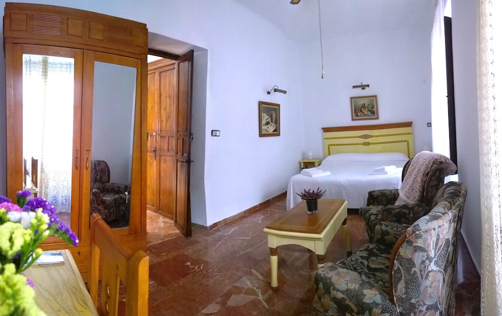 Habitación Doble, 1 Cama King, Baño Compartido