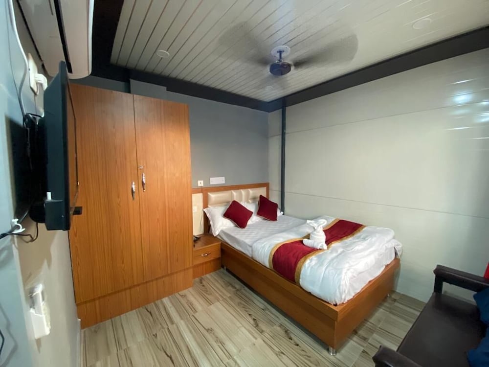 Deluxe Double or Twin Room, City View photo 1