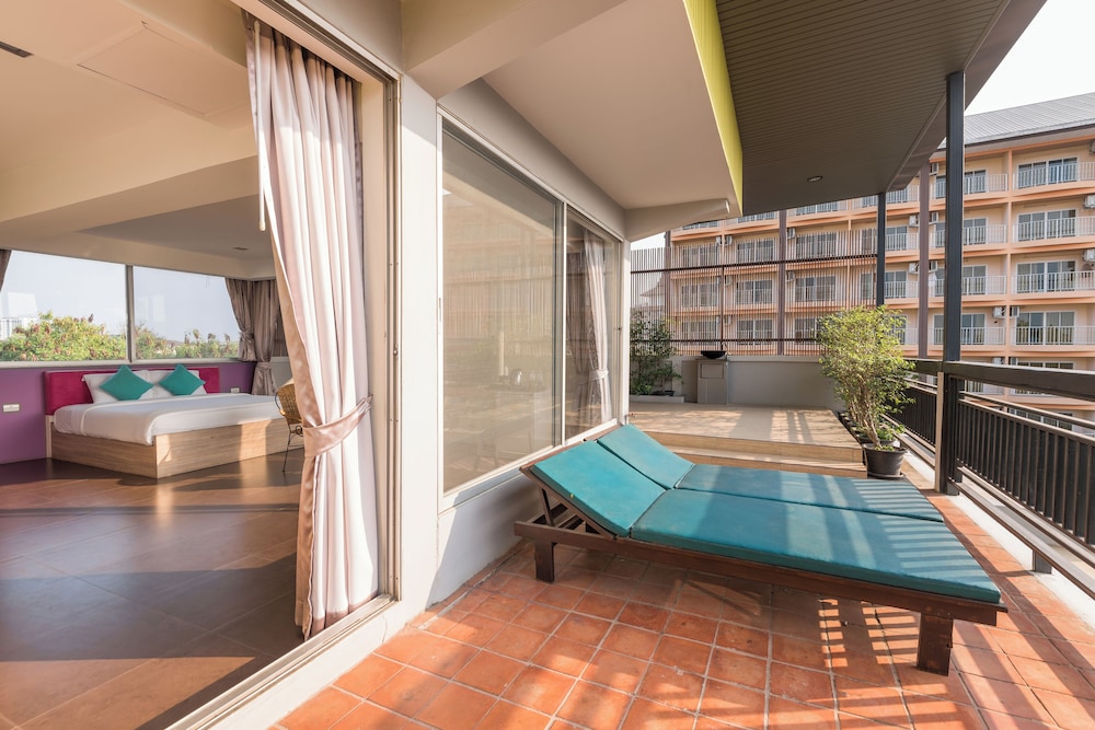 Family Double Room, 1 Bedroom, Non Smoking, Pool View photo 3
