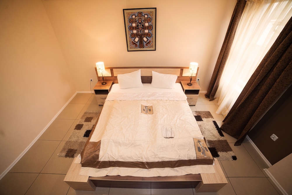 Junior Suite, Jetted Tub photo 2