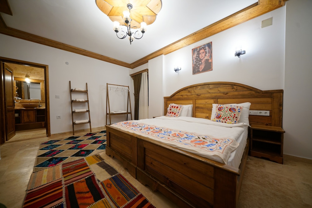 Executive Double Room, 1 Queen Bed, Non Smoking, Mountain View photo 1
