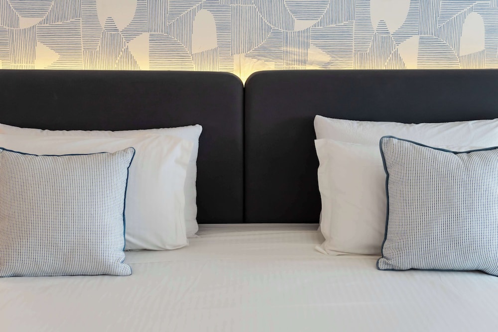 Standard Room, Multiple Beds, Balcony, Sea View - Photo 1