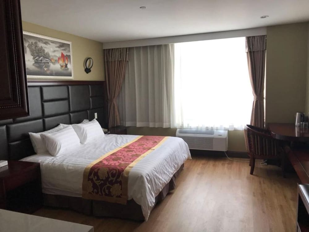 Comfort Room, 1 King Bed, Non Smoking photo 1