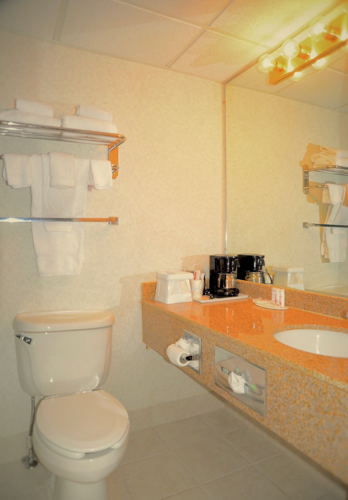Room, 2 Double Beds, Non Smoking - Photo 8