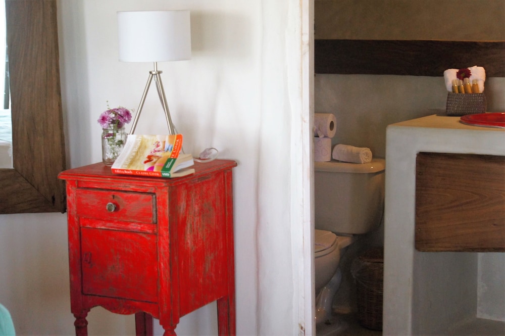 Royal Room, 1 King Bed, Oceanfront - Photo 11