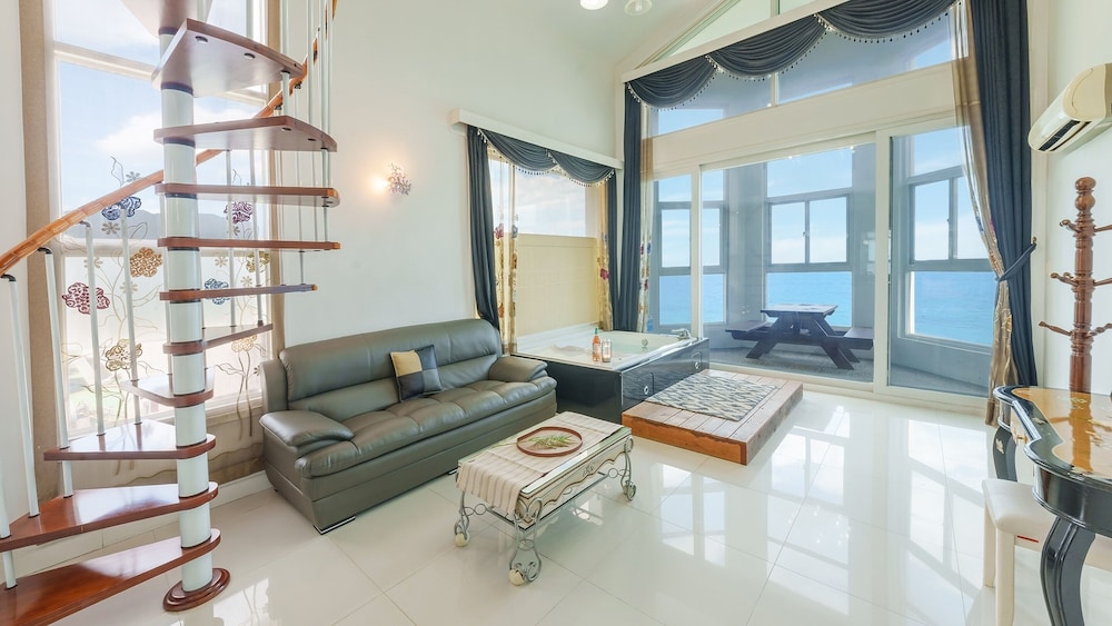 Basic Room, 1 Bedroom (501 Blackcross) - Photo 3