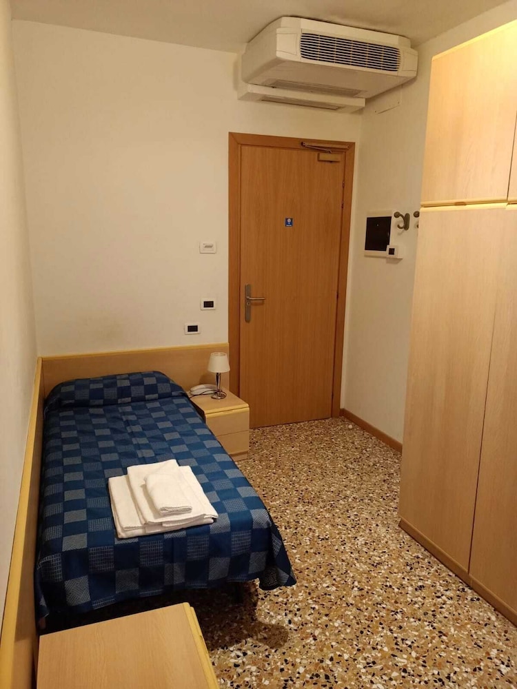 Economy Single Room photo 3