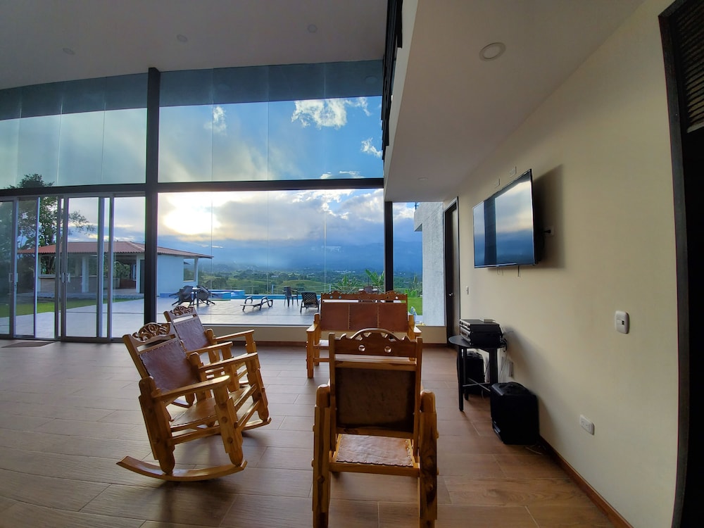 Panoramic House, Accessible, Non Smoking photo 1