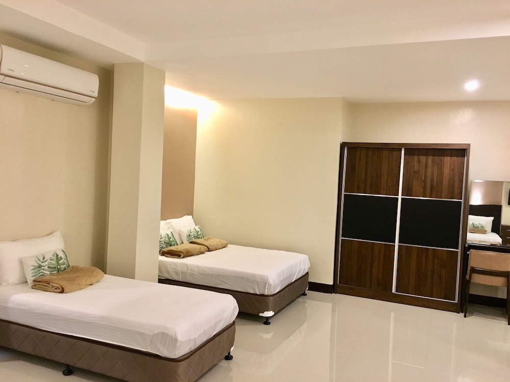 Family Room (11pax) photo 2